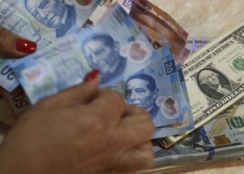 El peso mexicano rompe un nuevo techo: 17,31 unidades por dólar